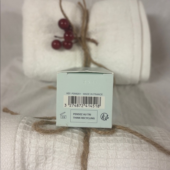 Givenchy Skin Ressource Micellar Water - Picture 2 of 2